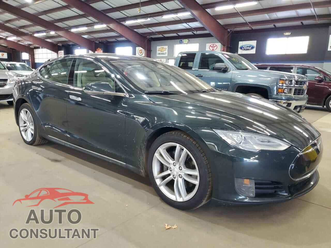 TESLA MODEL S 2013 - 5YJSA1CN8DFP16610