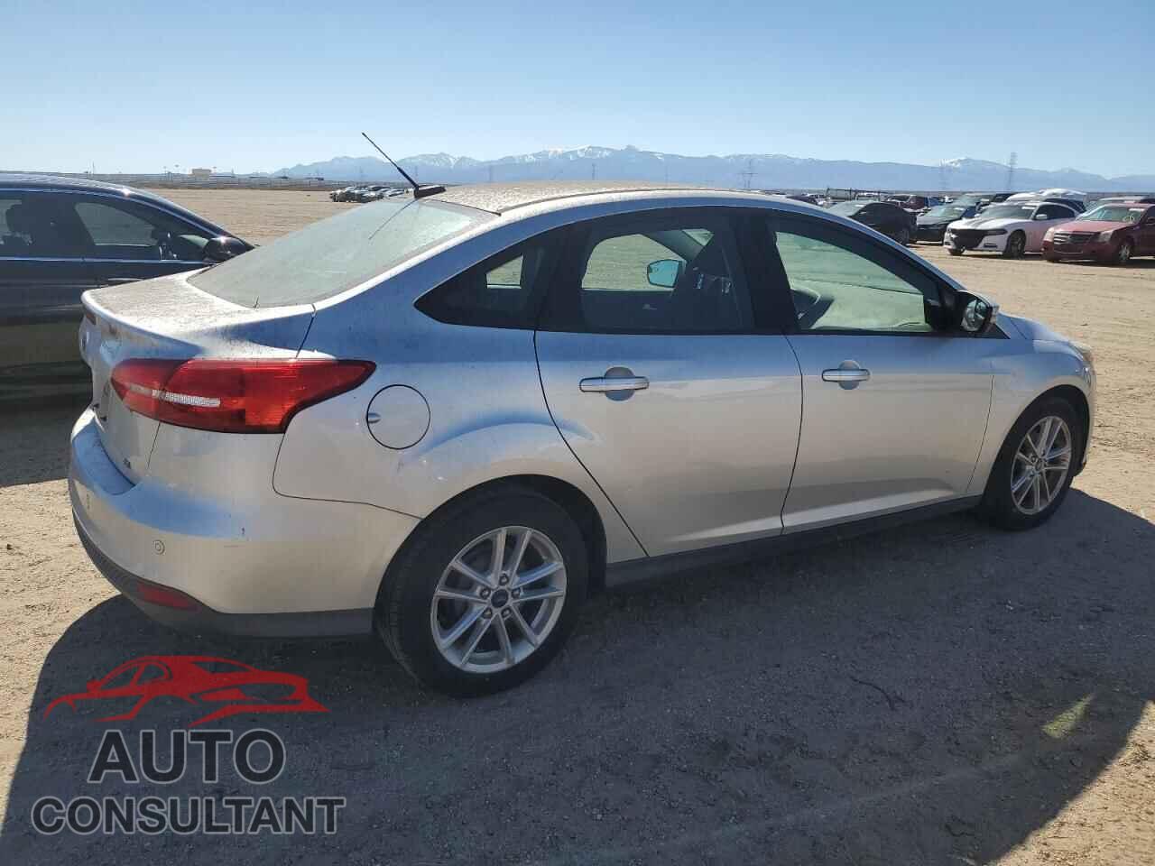 FORD FOCUS 2015 - 1FADP3F28FL256245