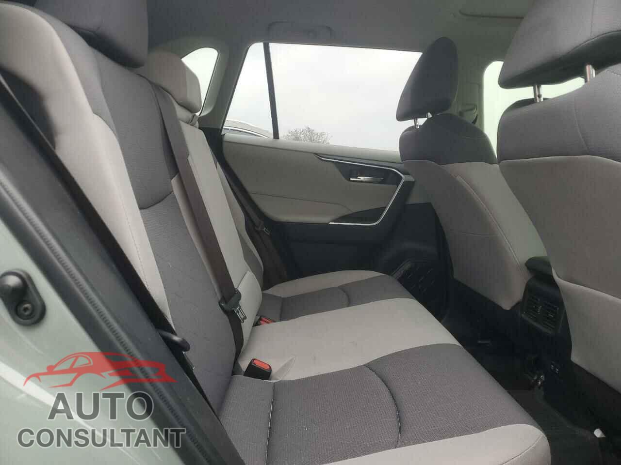 TOYOTA RAV4 2019 - JTMP1RFV1KD003018