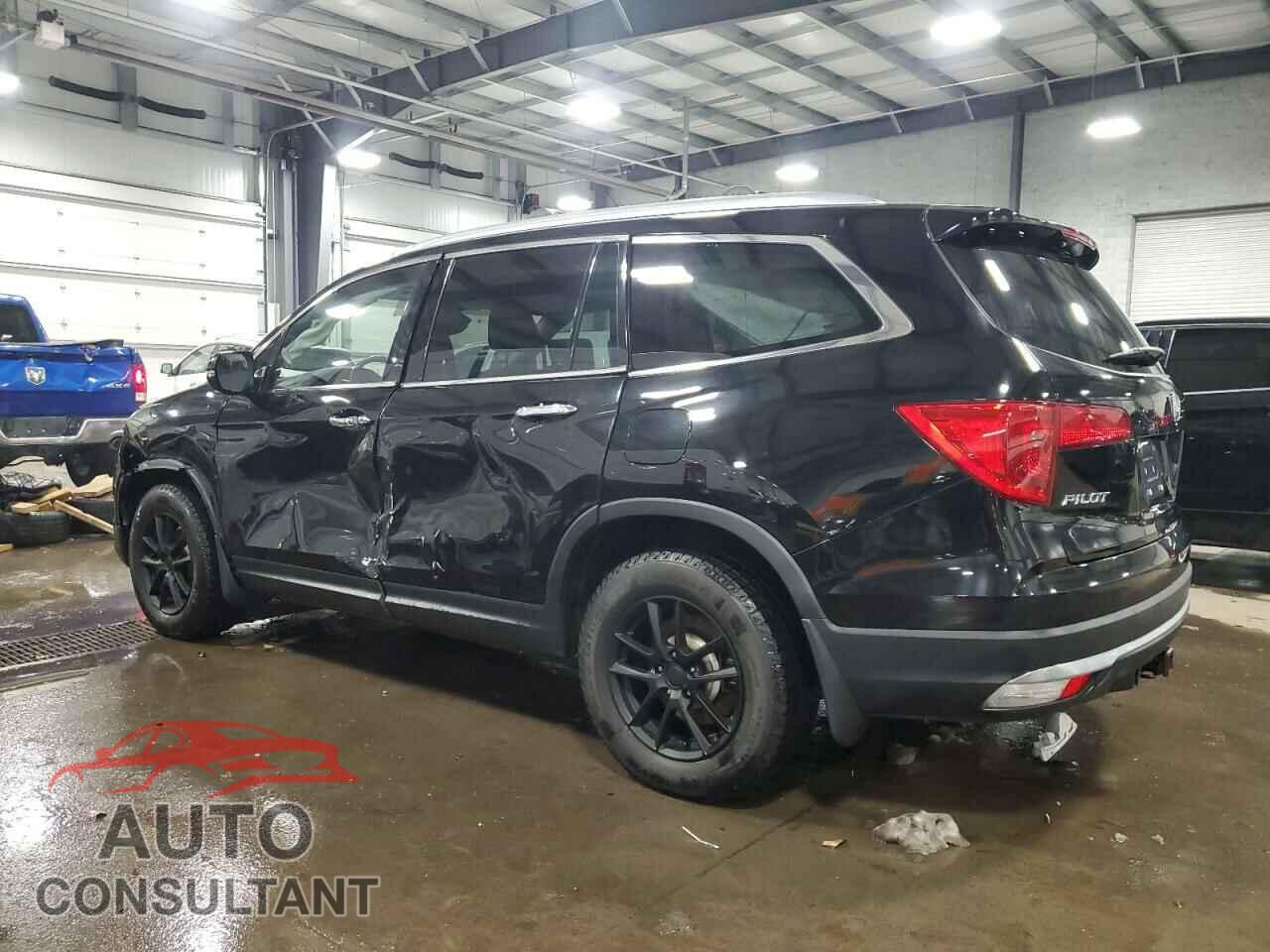 HONDA PILOT 2017 - 5FNYF6H01HB047592