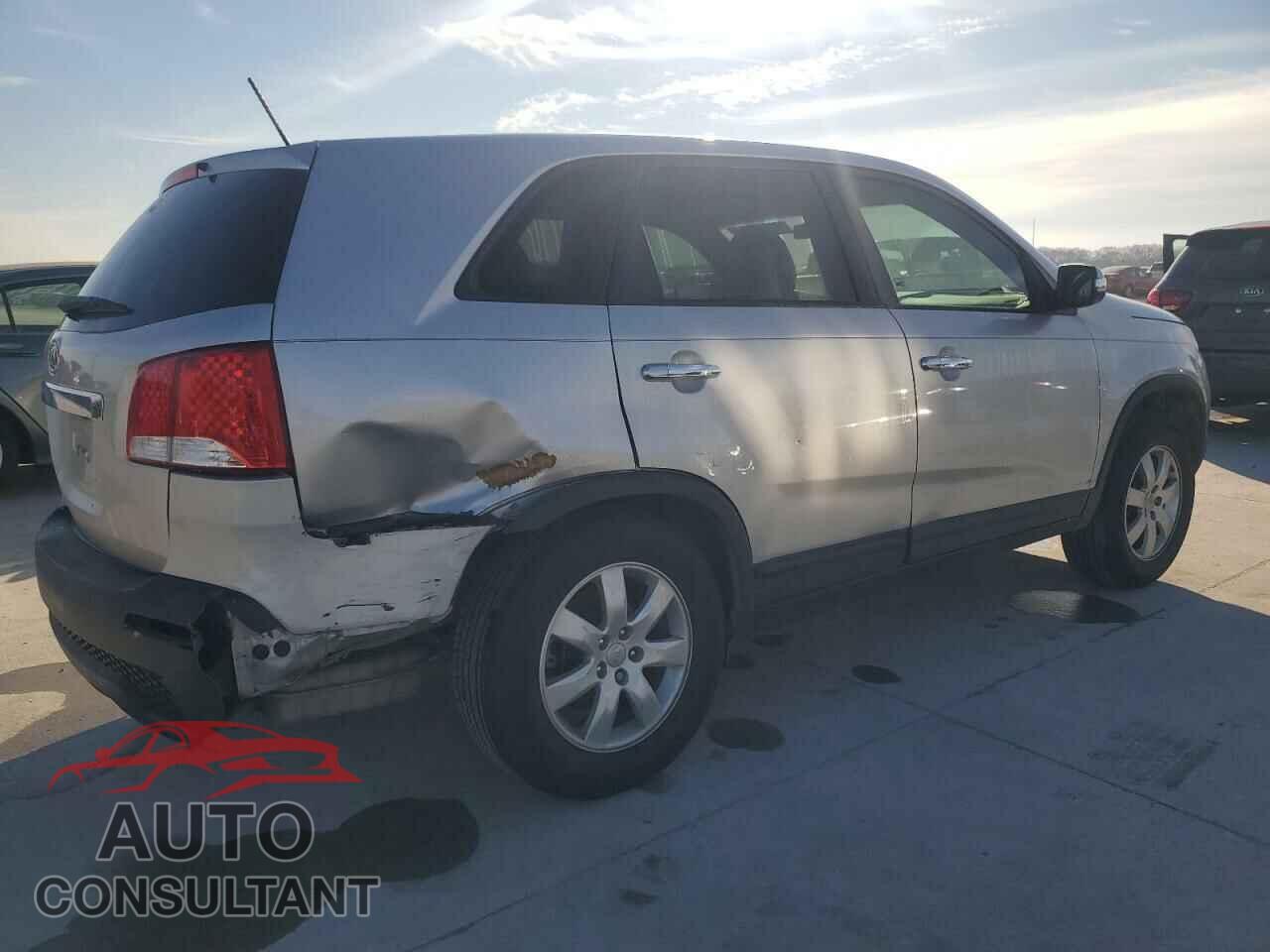 KIA SORENTO 2013 - 5XYKT3A11DG311803