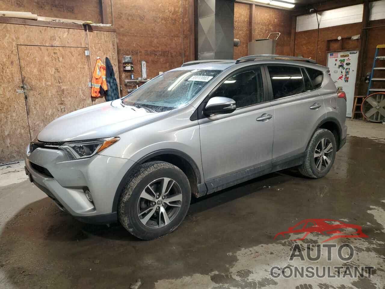 TOYOTA RAV4 2018 - 2T3RFREV5JW705730