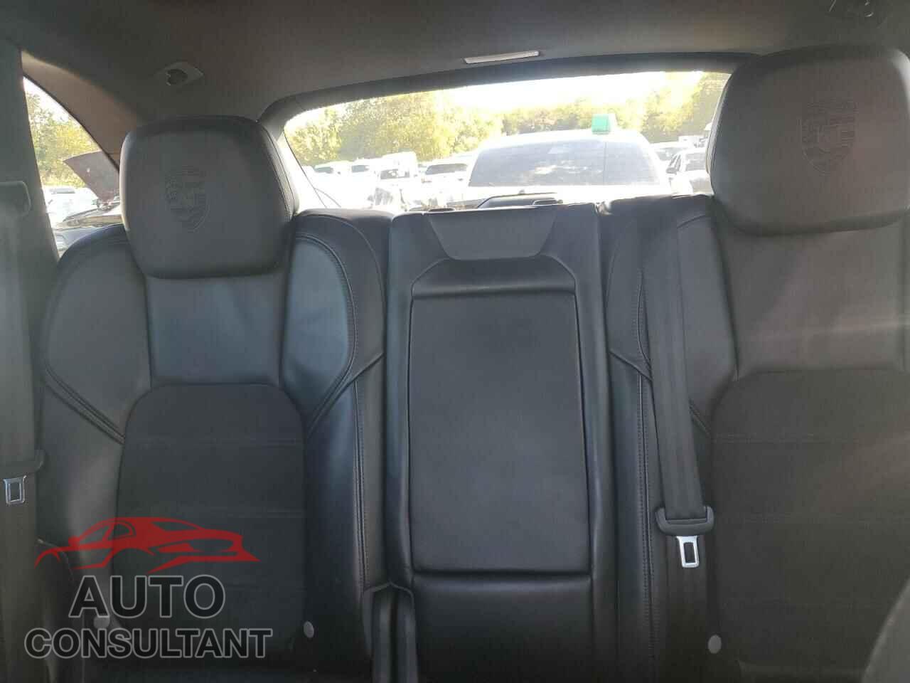 PORSCHE CAYENNE 2017 - WP1AA2A26HKA81100