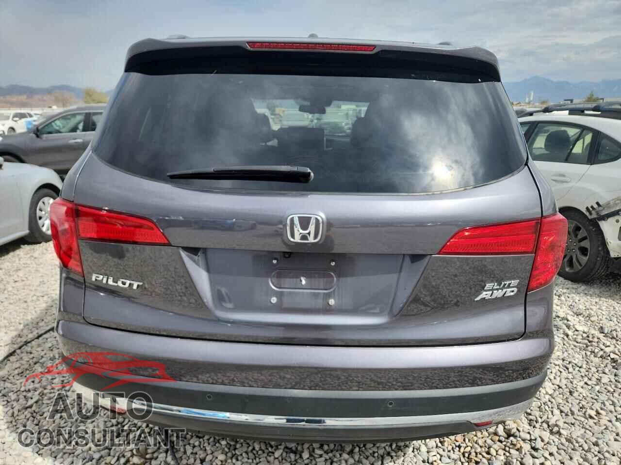 HONDA PILOT 2017 - 5FNYF6H04HB020693