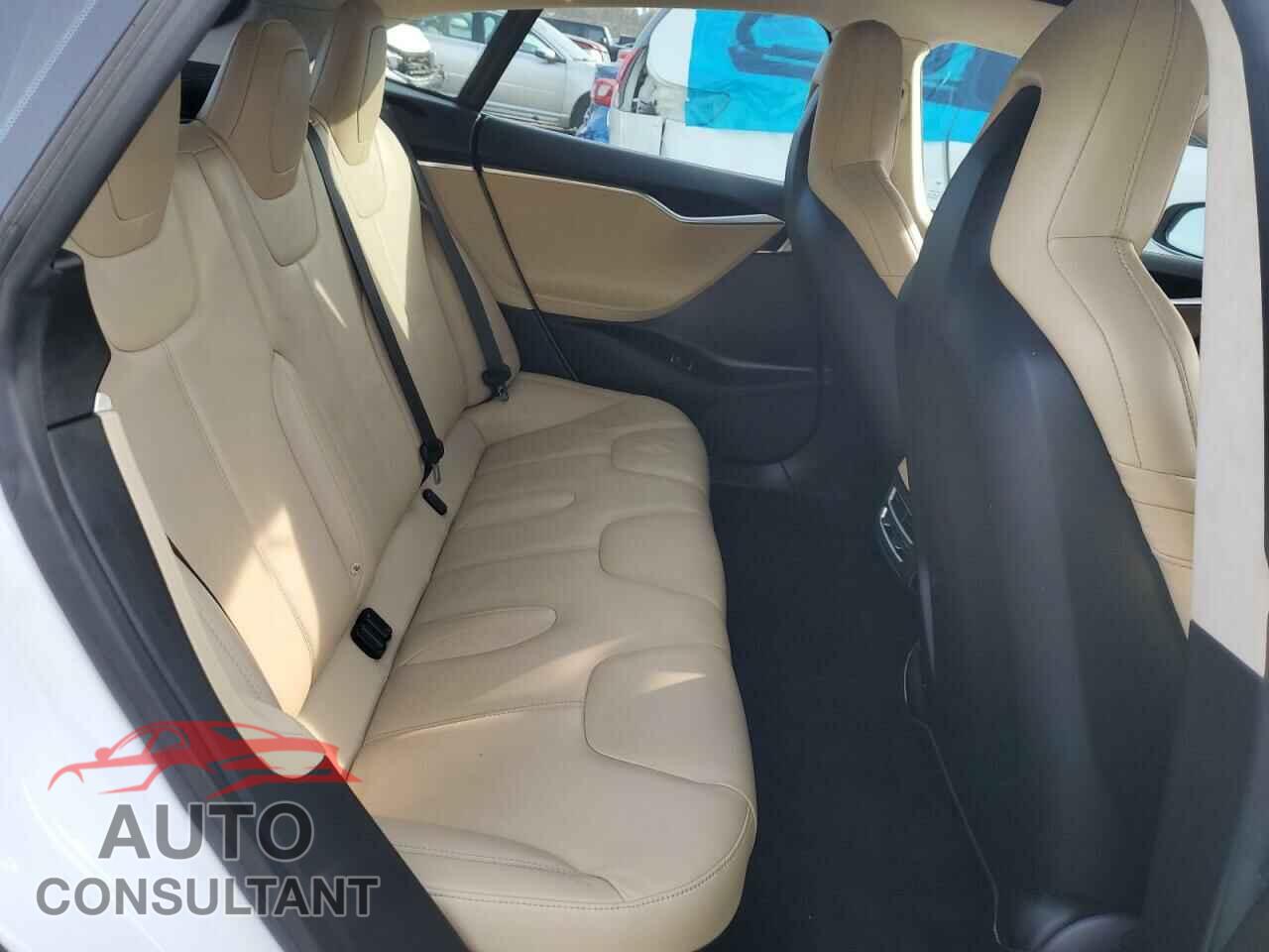 TESLA MODEL S 2015 - 5YJSA1E27FF115694