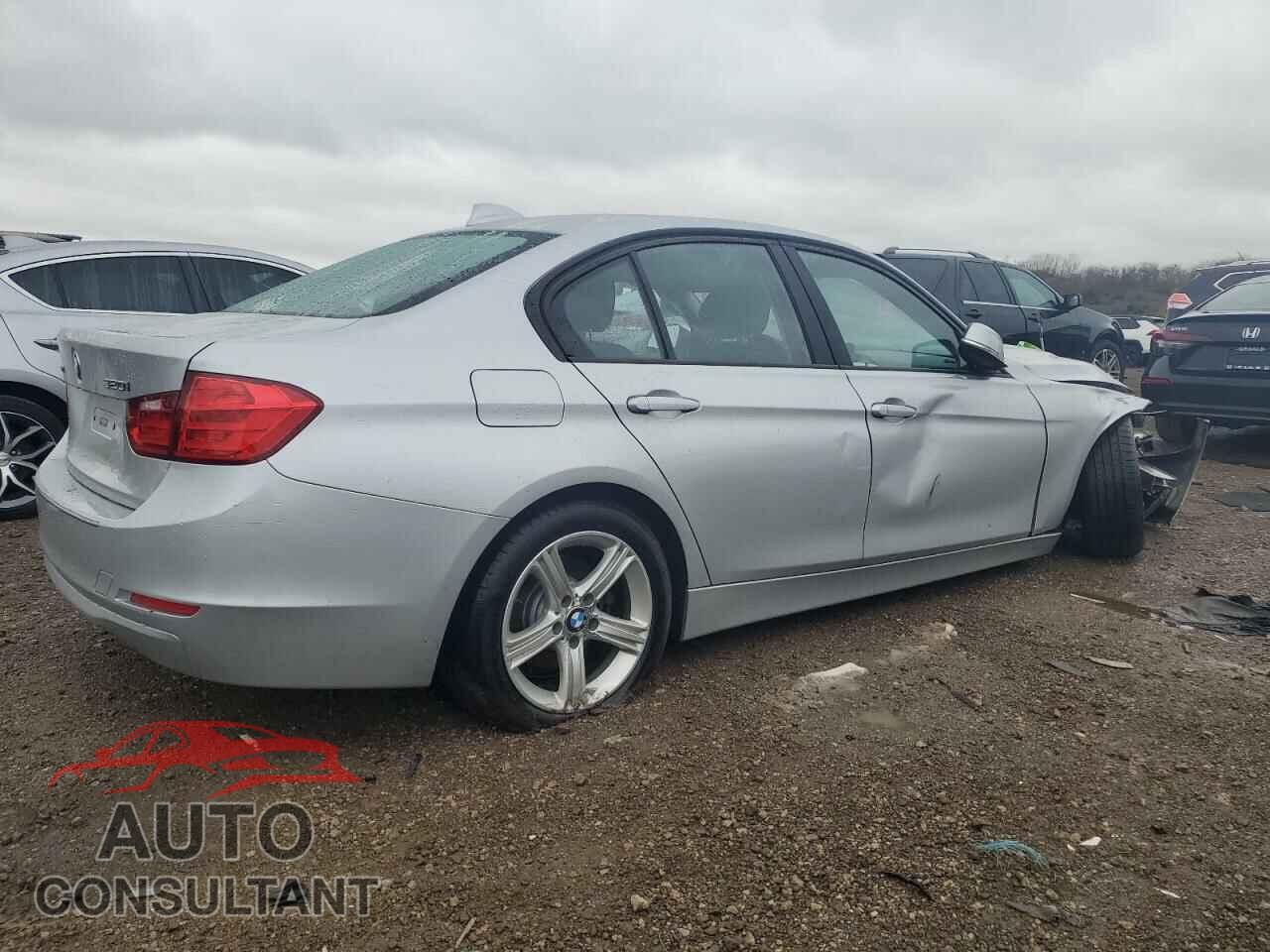 BMW 3 SERIES 2013 - WBA3C3C55DF980838