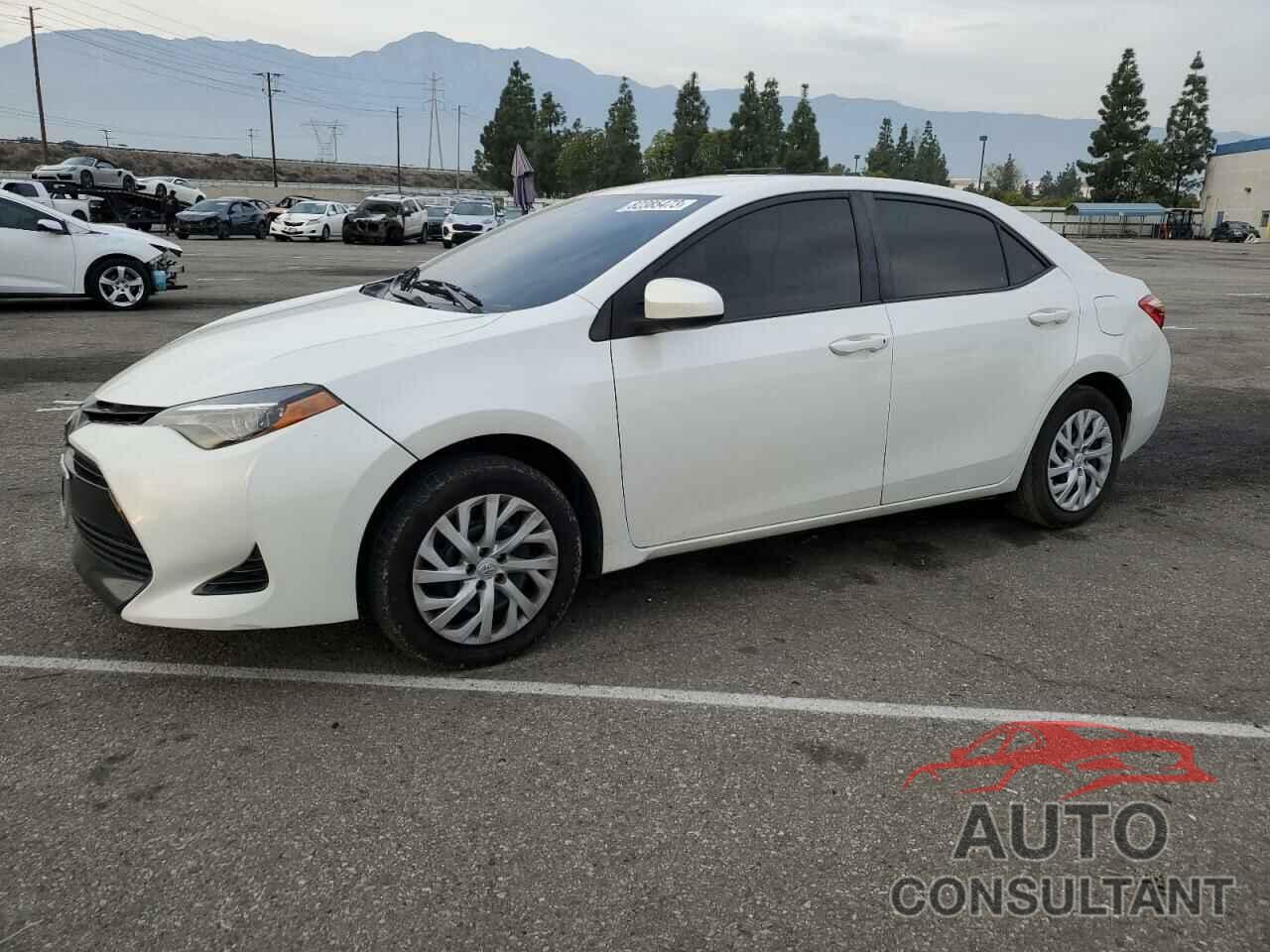 TOYOTA COROLLA 2018 - 5YFBURHE4JP764085