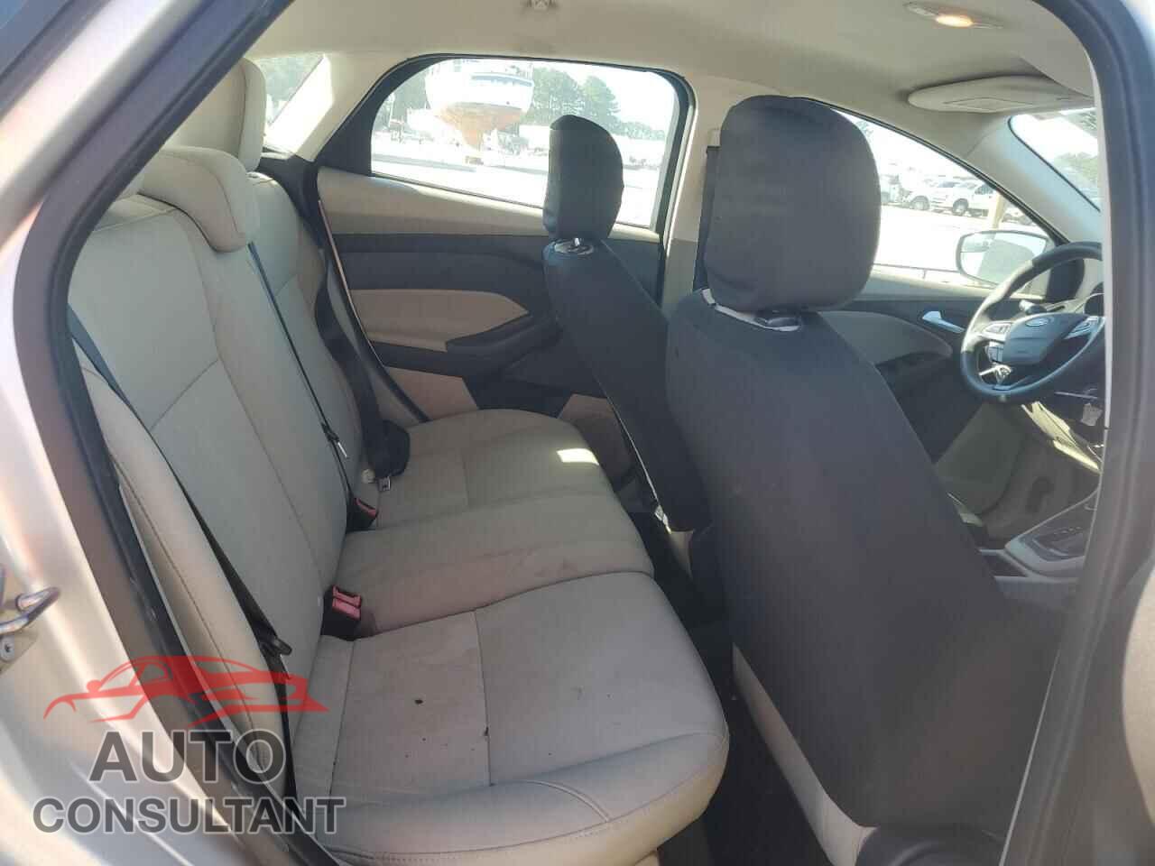 FORD FOCUS 2017 - 1FADP3K26HL267639