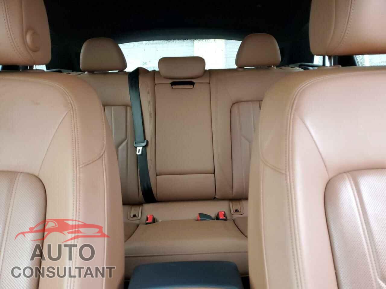 AUDI E-TRON 2019 - WA1LAAGE8KB021441