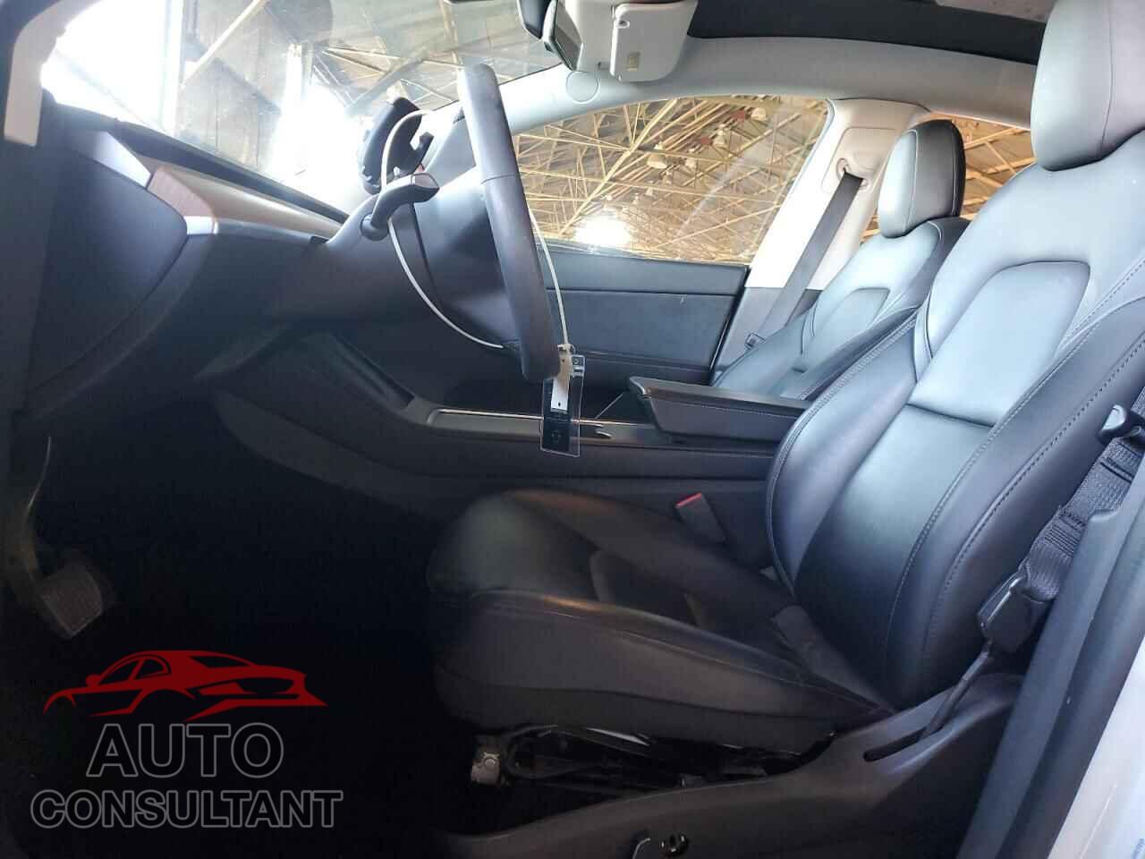 TESLA MODEL Y 2022 - 7SAYGDEE6NF354403