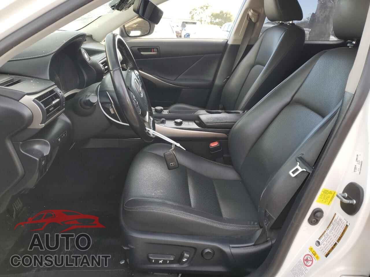 LEXUS IS 2018 - JTHBA1D23J5063281