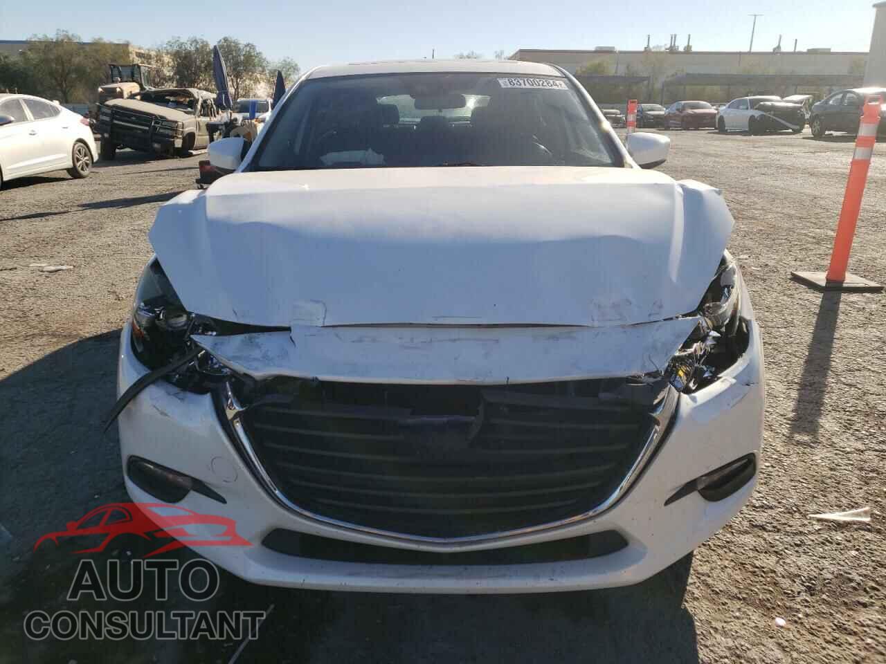 MAZDA 3 2017 - 3MZBN1L30HM136267