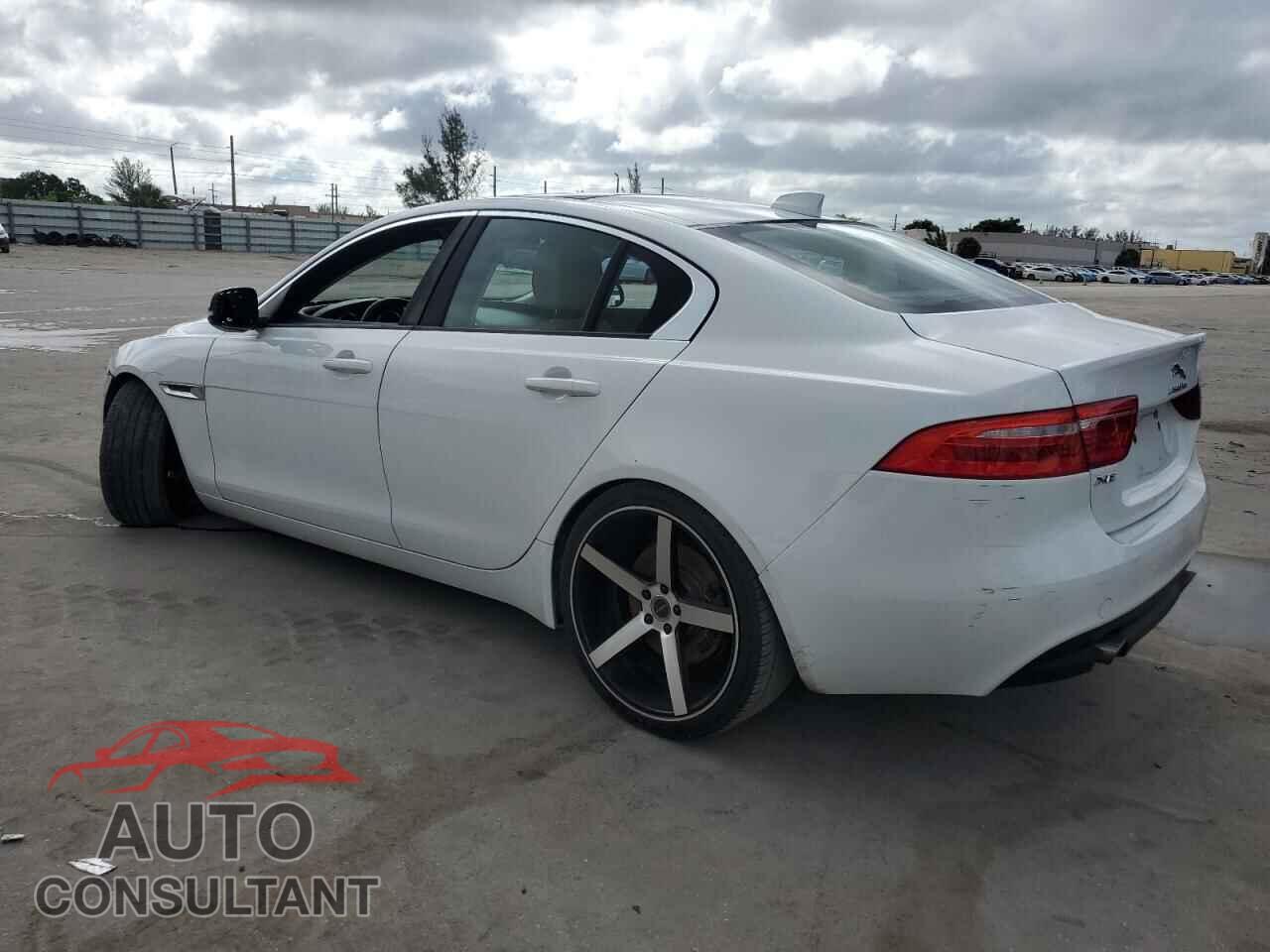 JAGUAR XE 2018 - SAJAR4FX3JCP31304