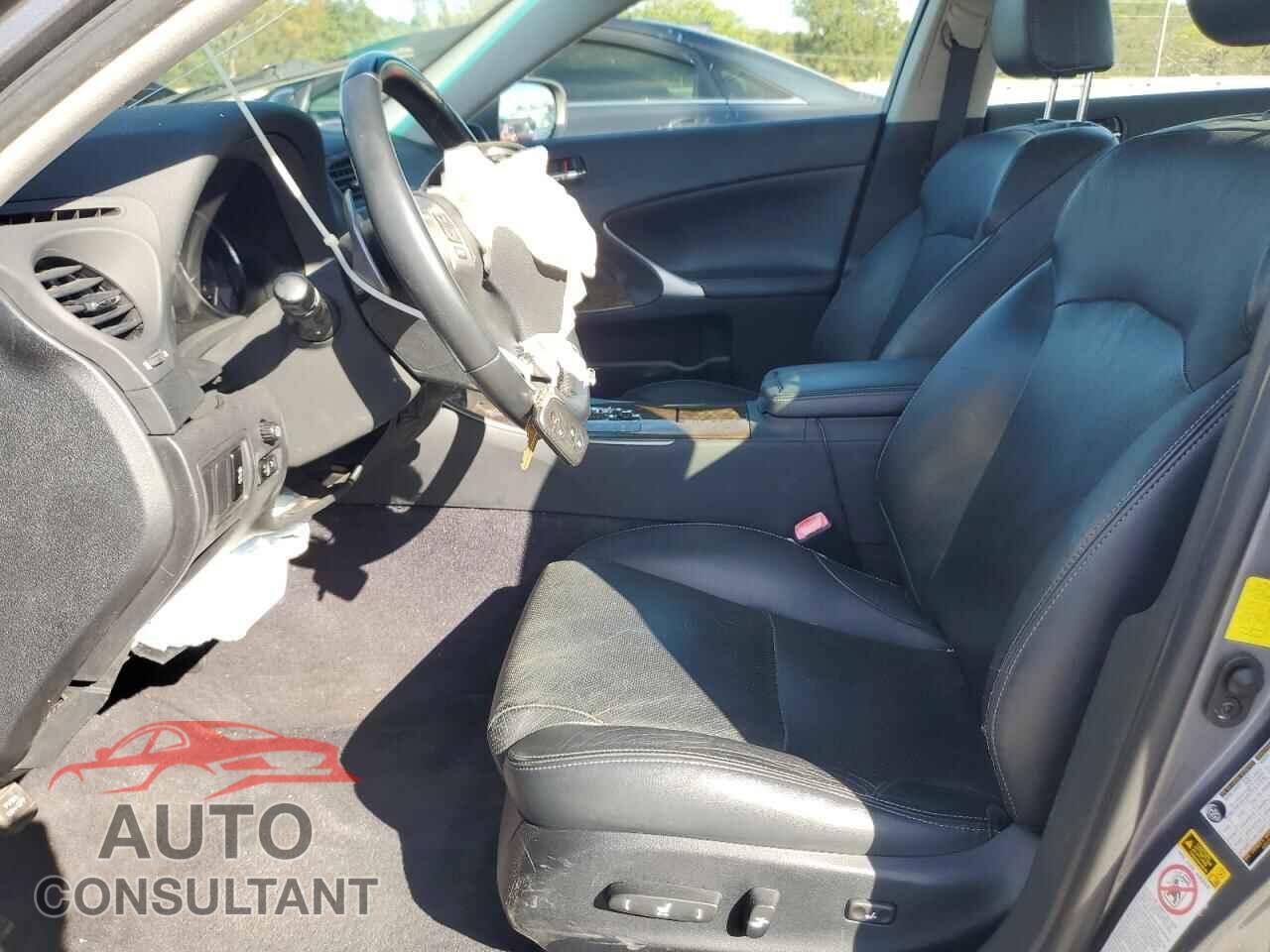 LEXUS IS 2012 - JTHBF5C24C5180946