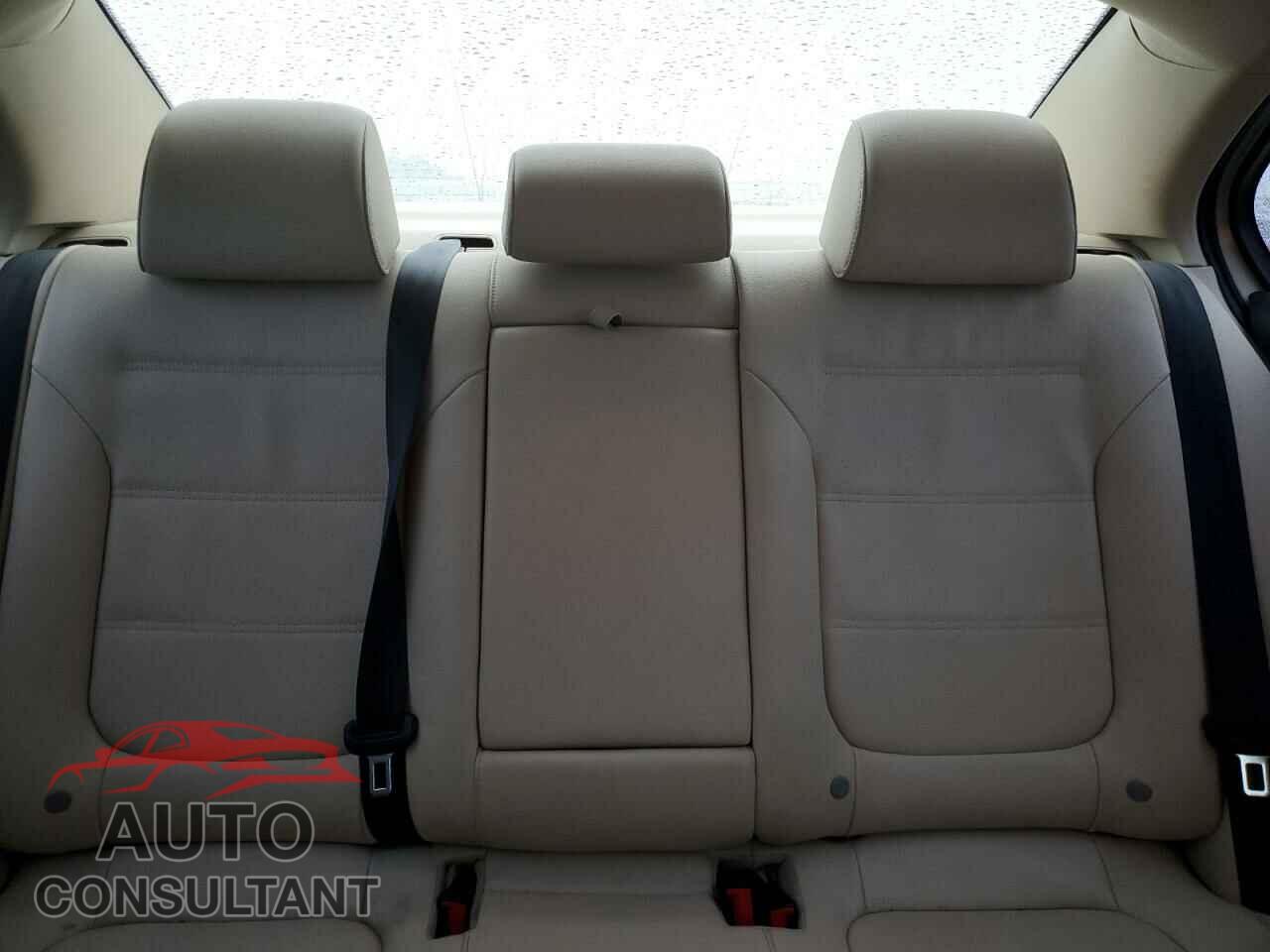 VOLKSWAGEN JETTA 2012 - 3VWDX7AJ5CM304405