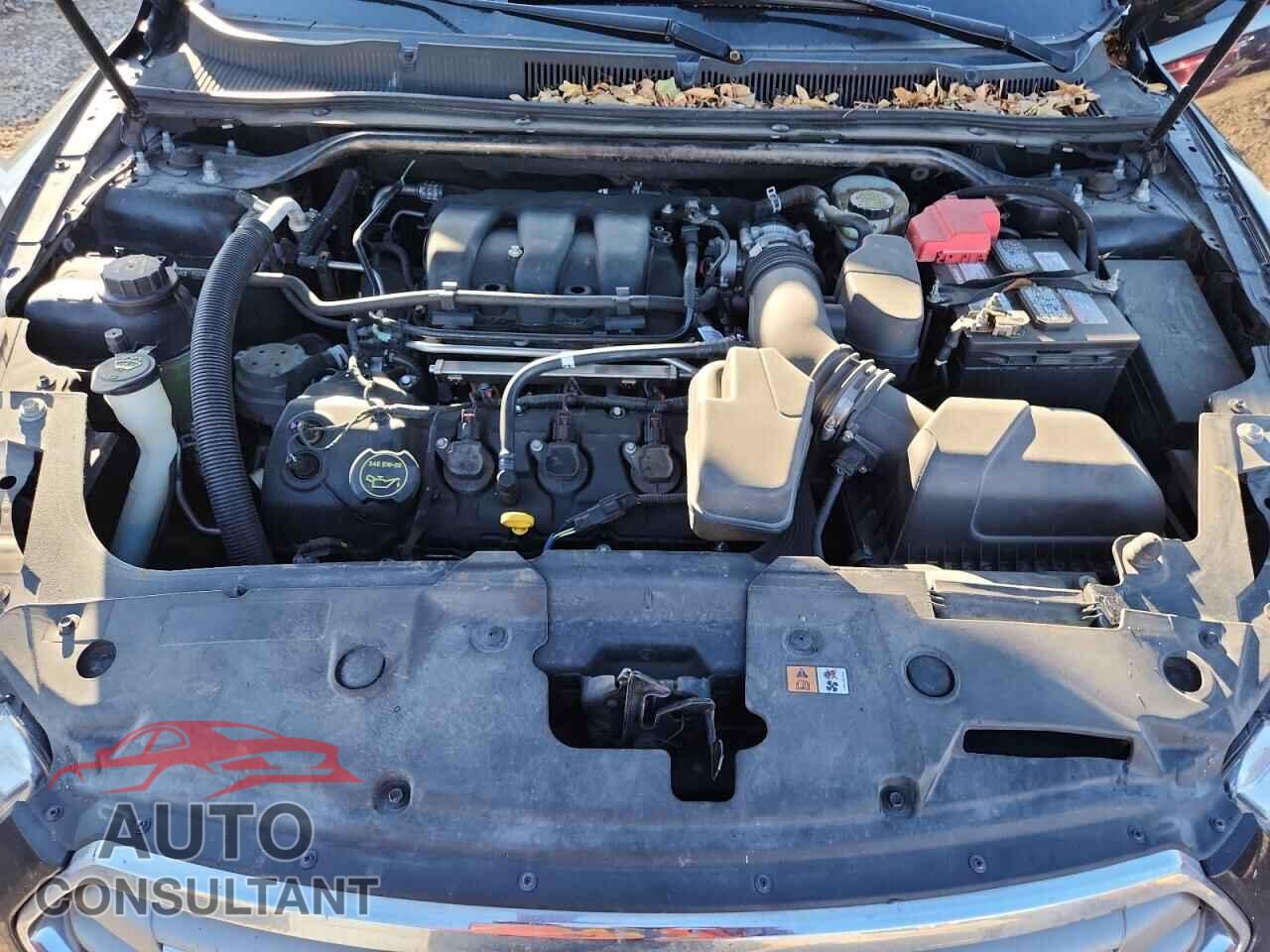 FORD TAURUS 2015 - 1FAHP2E83FG187183