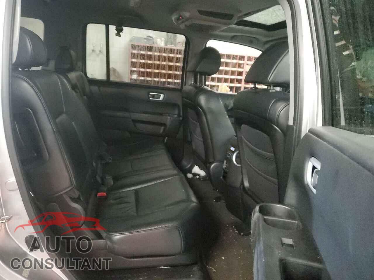 HONDA PILOT 2011 - 5FNYF4H58BB001149