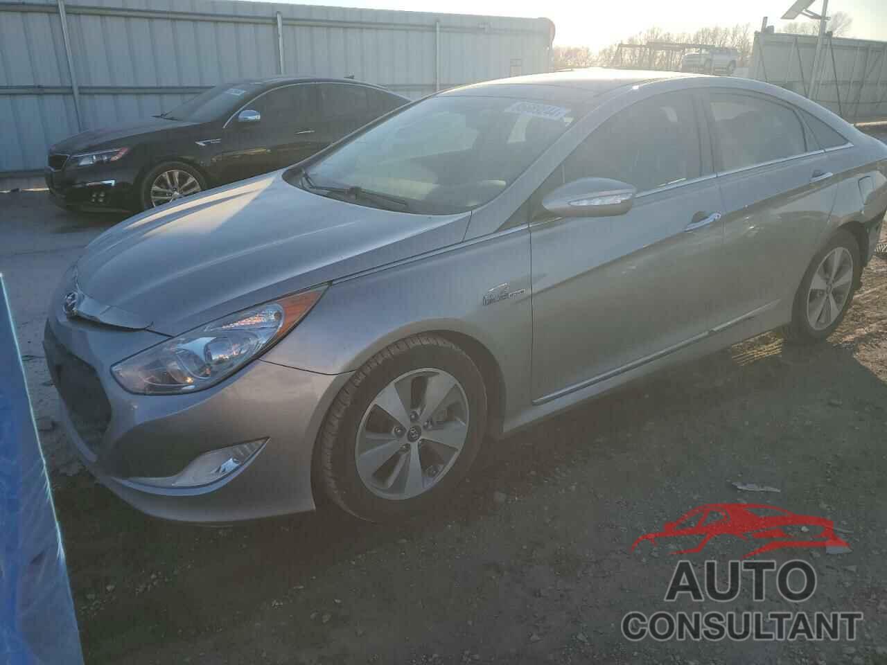 HYUNDAI SONATA 2012 - KMHEC4A45CA036122