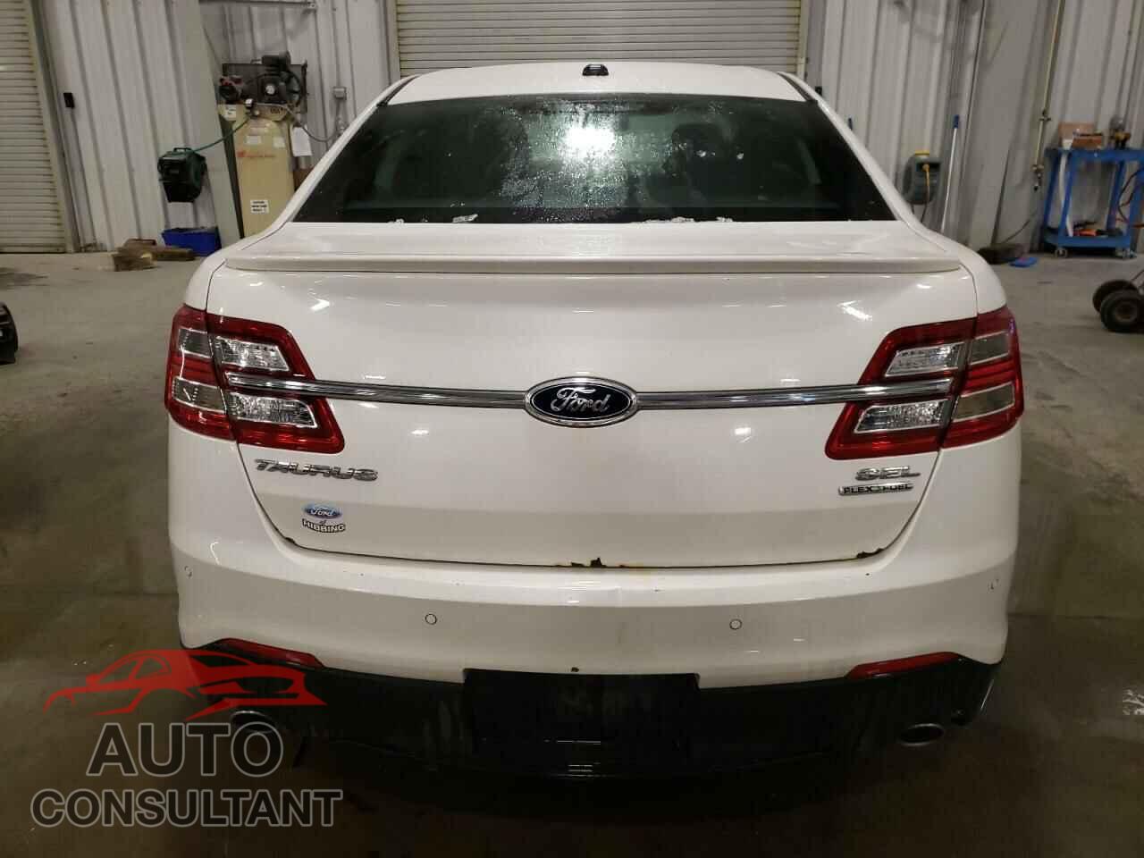 FORD TAURUS 2013 - 1FAHP2E81DG184232