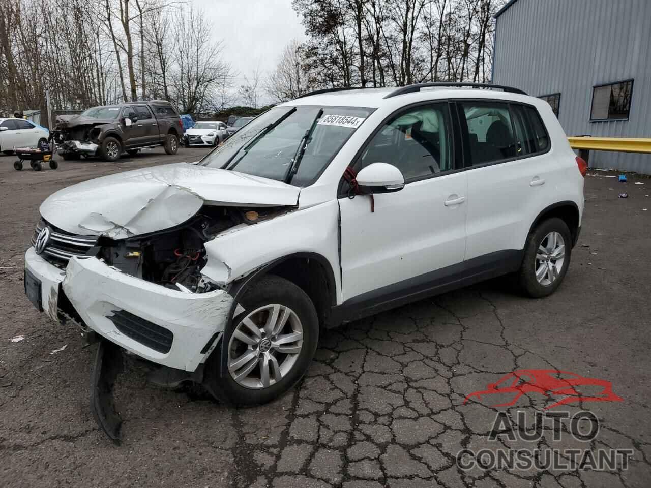 VOLKSWAGEN TIGUAN 2017 - WVGAV7AX6HK025071