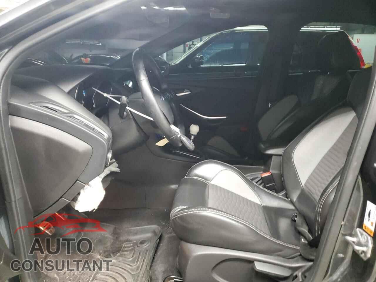 FORD FOCUS 2016 - 1FADP3L99GL357989