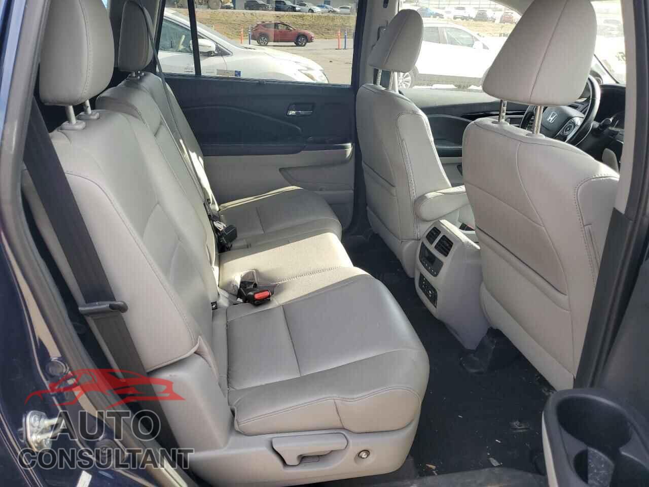 HONDA PILOT 2016 - 5FNYF6H99GB034408