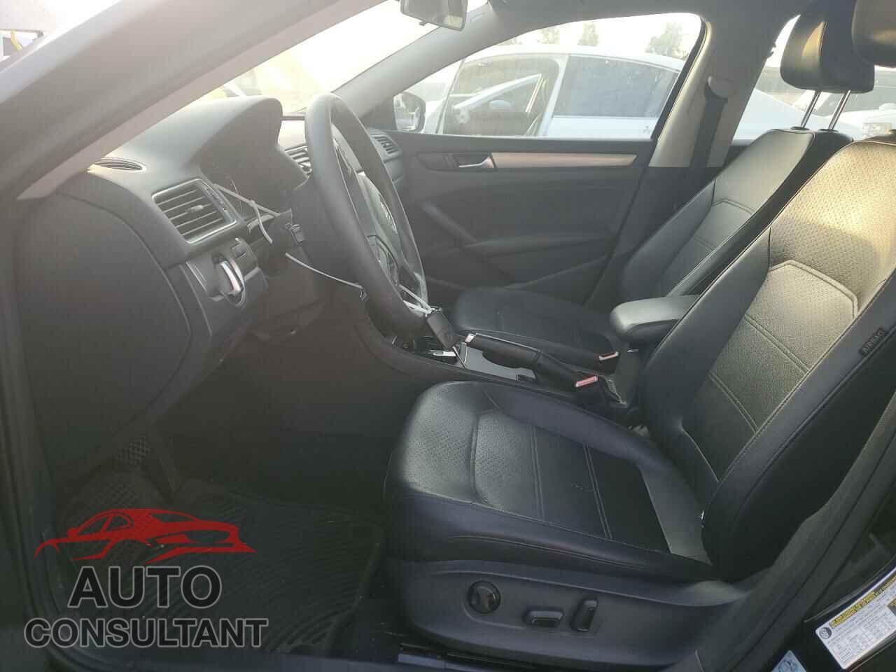 VOLKSWAGEN PASSAT 2014 - 1VWAP7A34EC006632