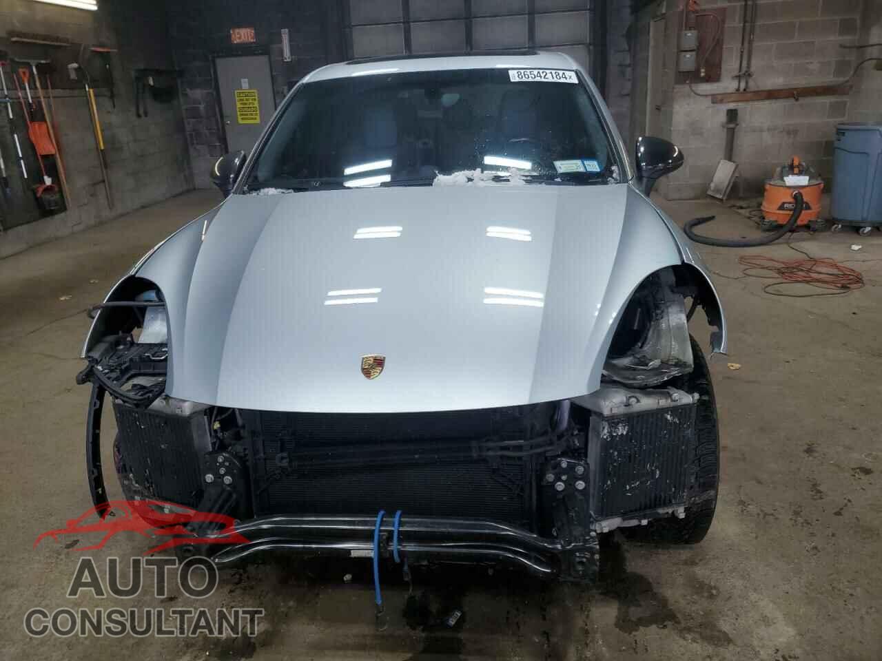 PORSCHE CAYENNE 2018 - WP1AC2A2XJLA85113