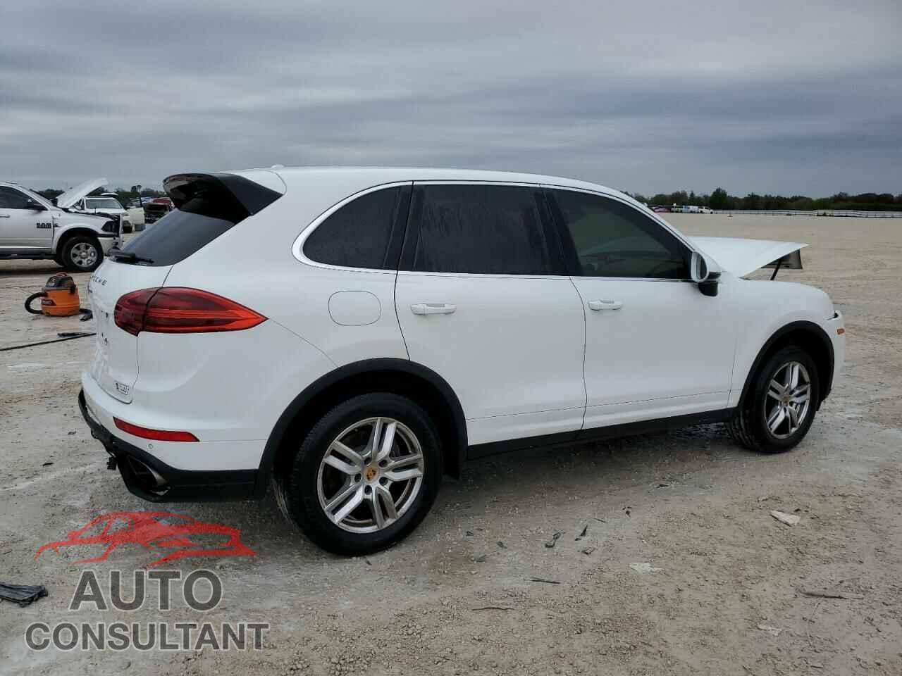 PORSCHE CAYENNE 2016 - WP1AA2A24GLA11362