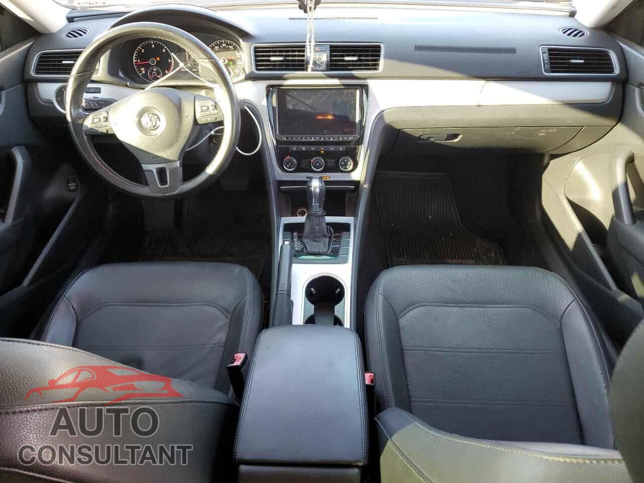 VOLKSWAGEN PASSAT 2013 - 1VWBN7A30DC038485