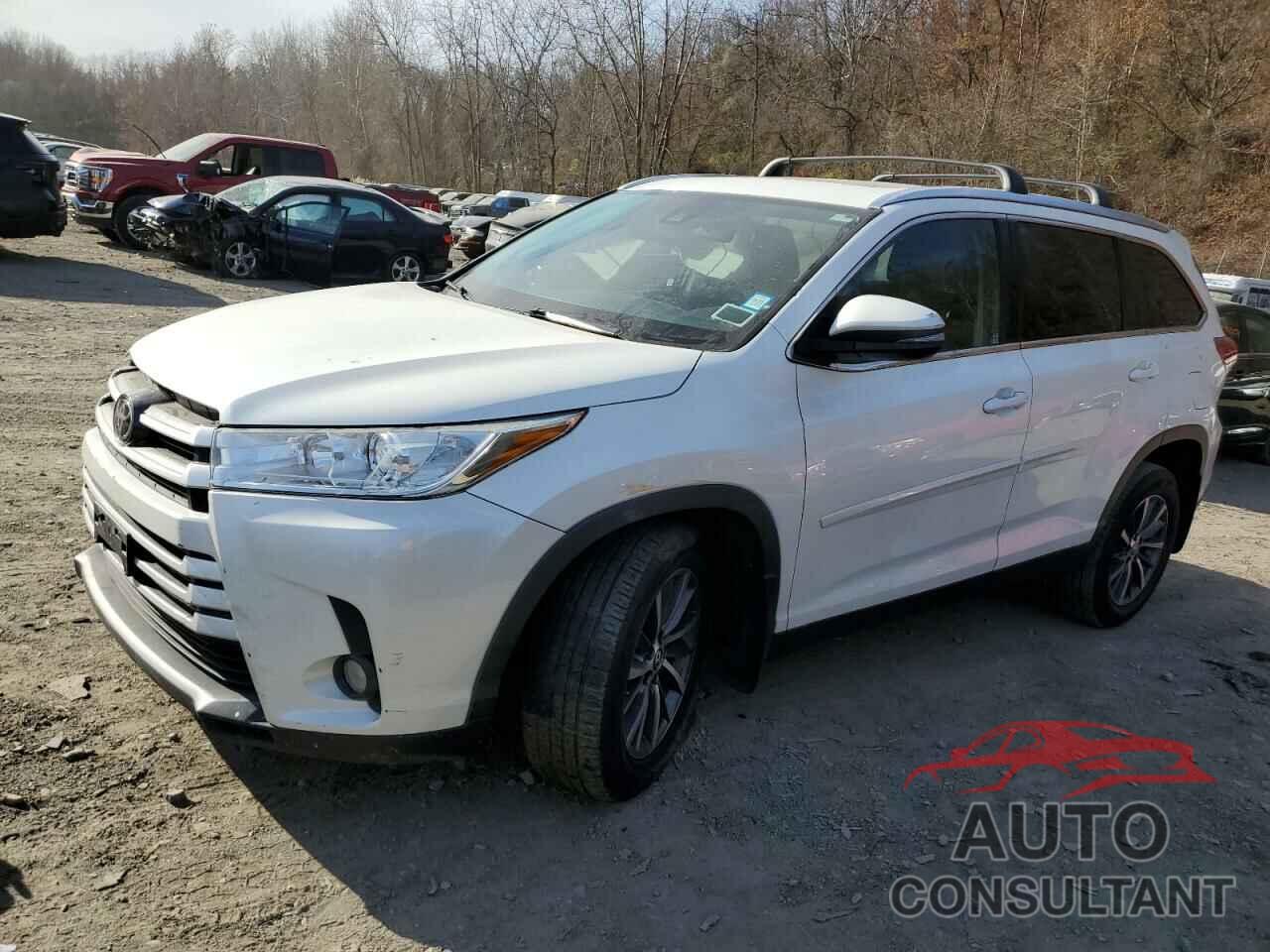 TOYOTA HIGHLANDER 2019 - 5TDJZRFH2KS721786