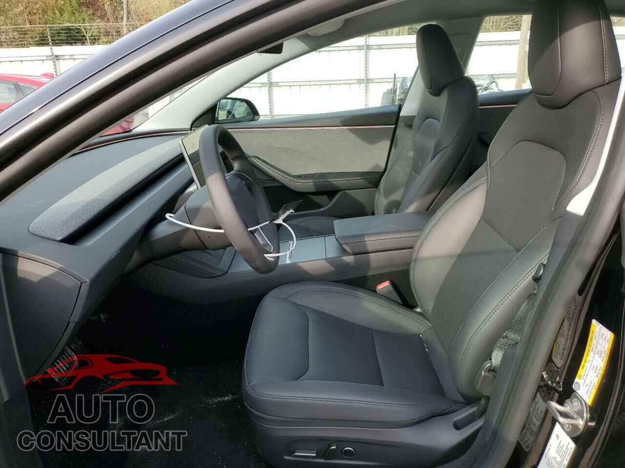 TESLA MODEL 3 2024 - 5YJ3E1EA0RF843569