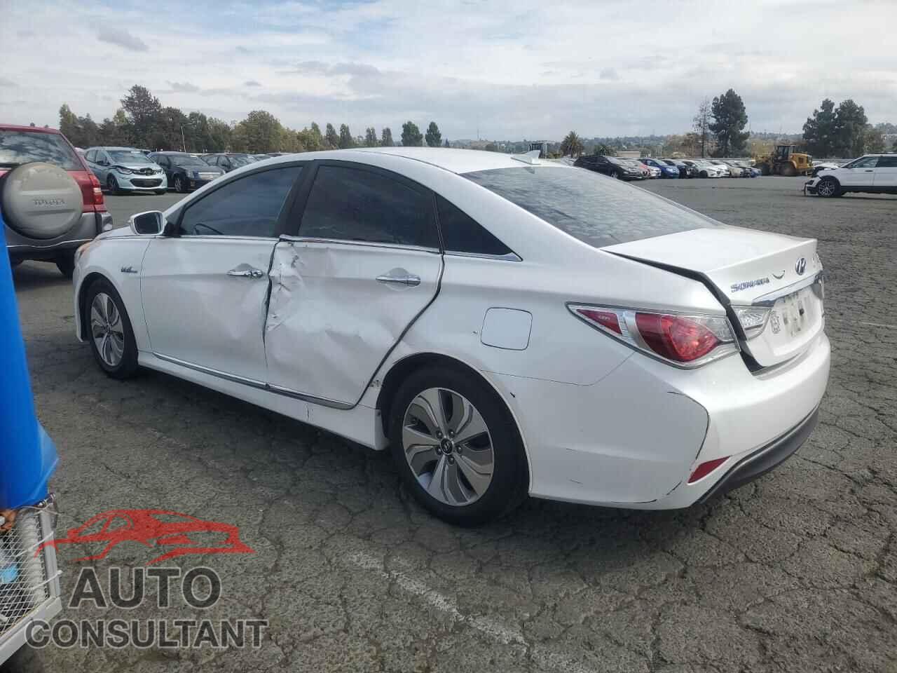 HYUNDAI SONATA 2013 - KMHEC4A48DA098521