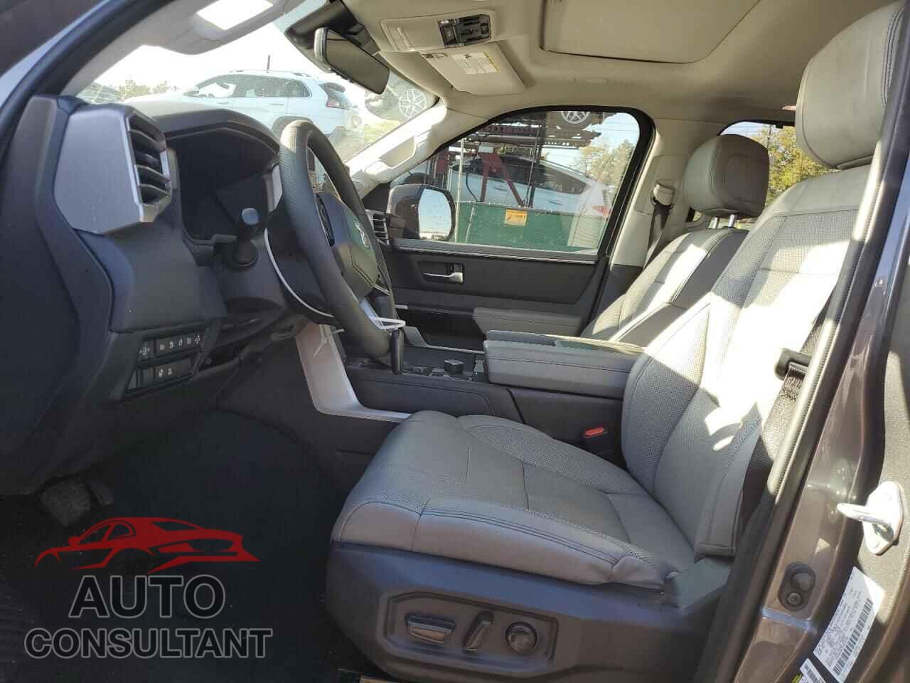 TOYOTA SEQUOIA 2023 - 7SVAAABA3PX016245