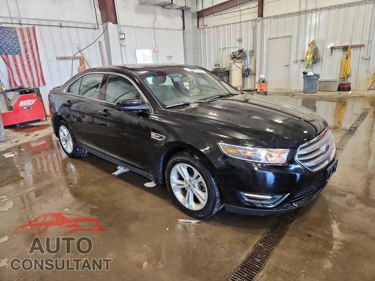 FORD TAURUS 2018 - 1FAHP2E80JG137804