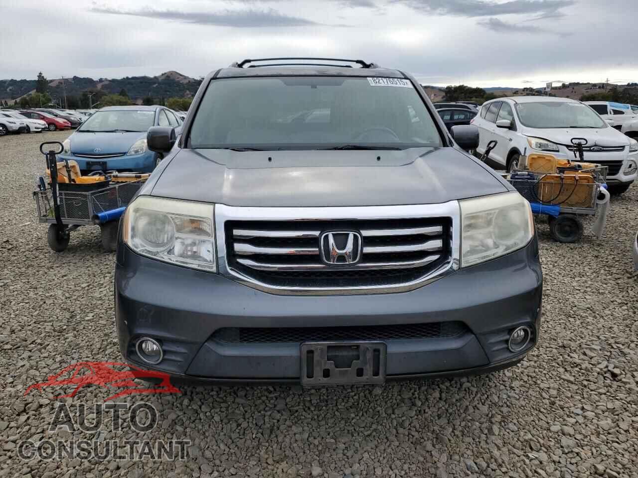 HONDA PILOT 2013 - 5FNYF4H96DB021163
