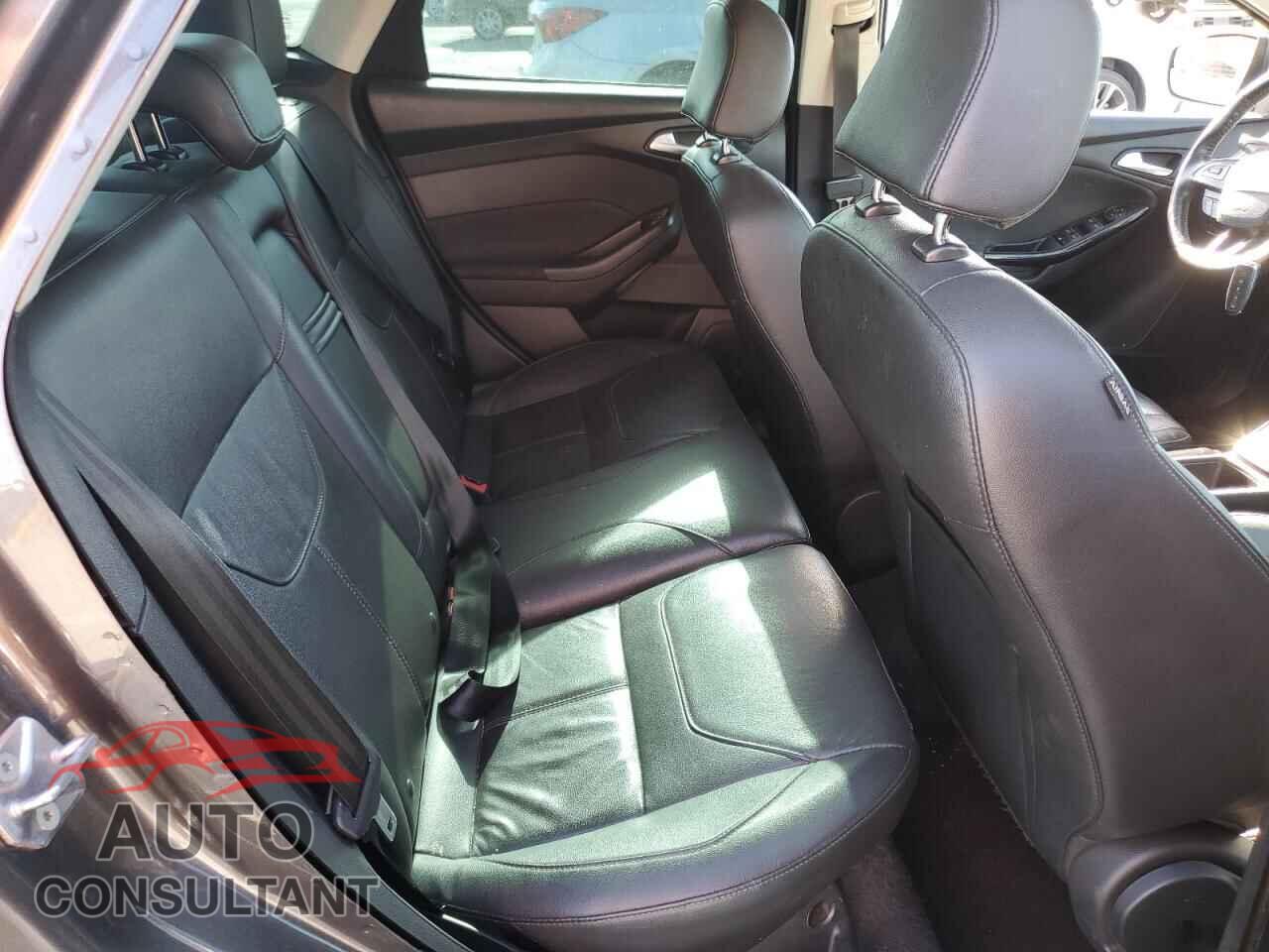 FORD FOCUS 2015 - 1FADP3J24FL387048