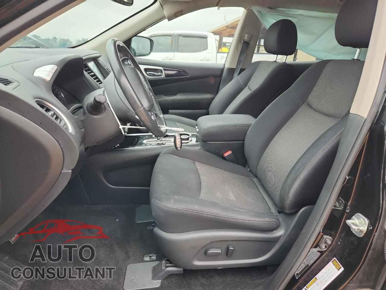 NISSAN PATHFINDER 2017 - 5N1DR2MM8HC906516