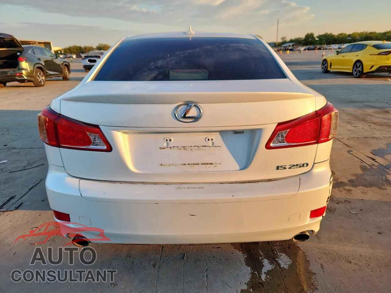 LEXUS IS 2011 - JTHBF5C27B5151939