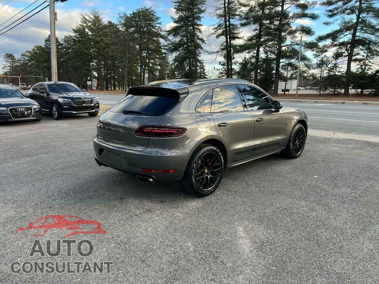 PORSCHE MACAN 2018 - WP1AG2A57JLB60770