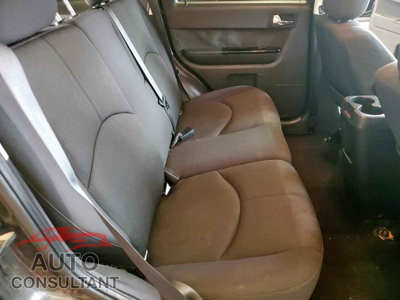 MAZDA TRIBUTE 2011 - 4F2CY0C76BKM07102
