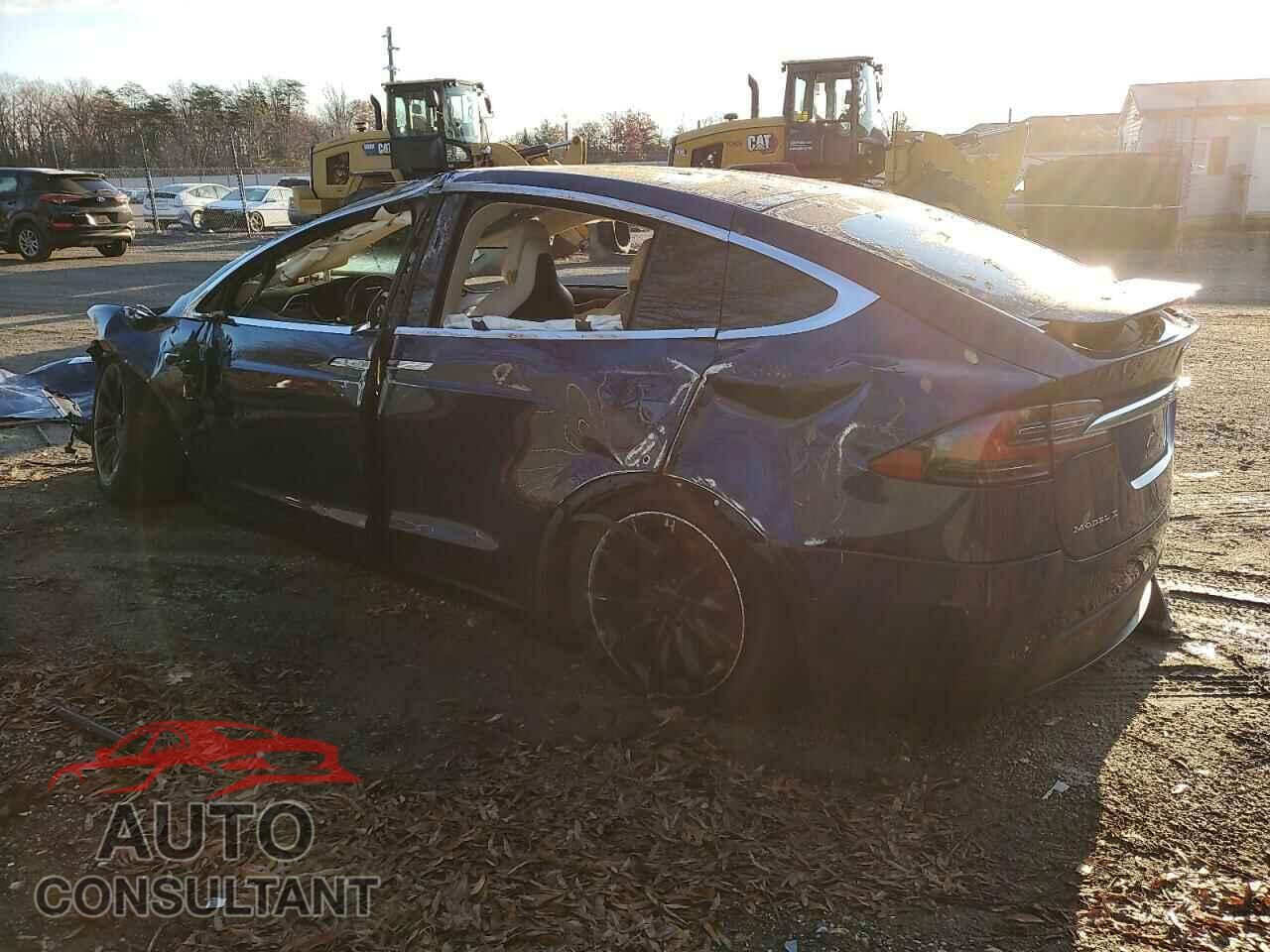 TESLA MODEL X 2017 - 5YJXCDE23HF061010