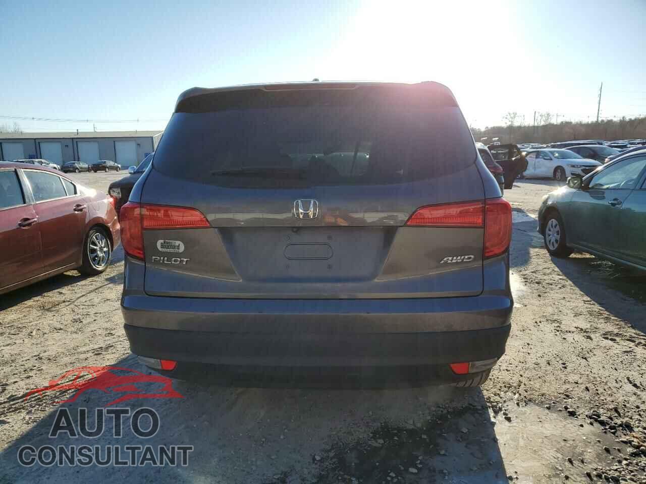 HONDA PILOT 2017 - 5FNYF6H38HB068997