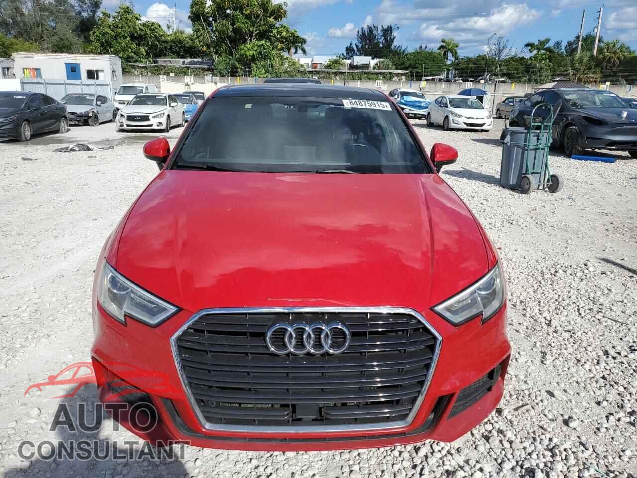 AUDI A3 2018 - WAUGUGFF2J1039172