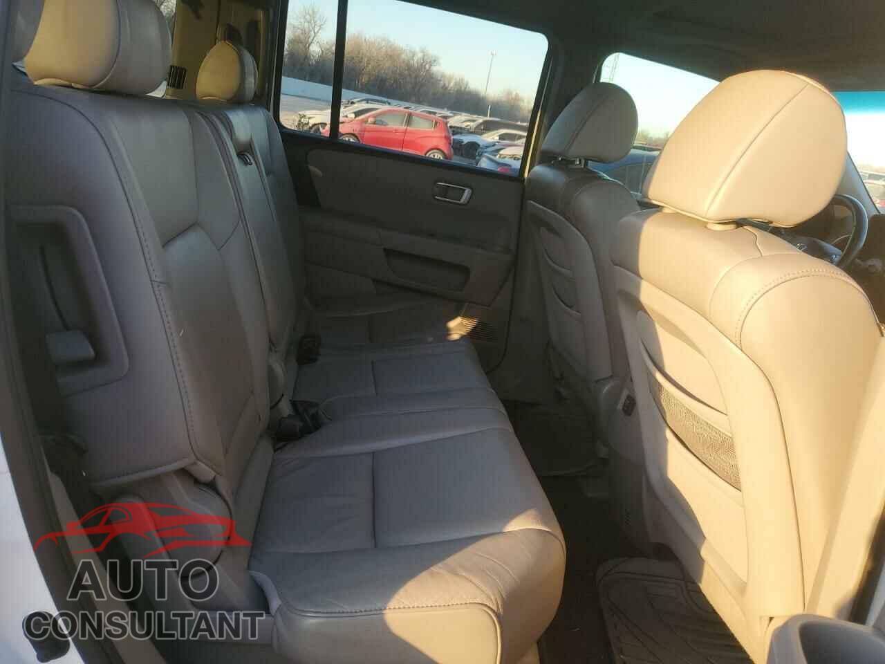 HONDA PILOT 2010 - 5FNYF3H52AB015055