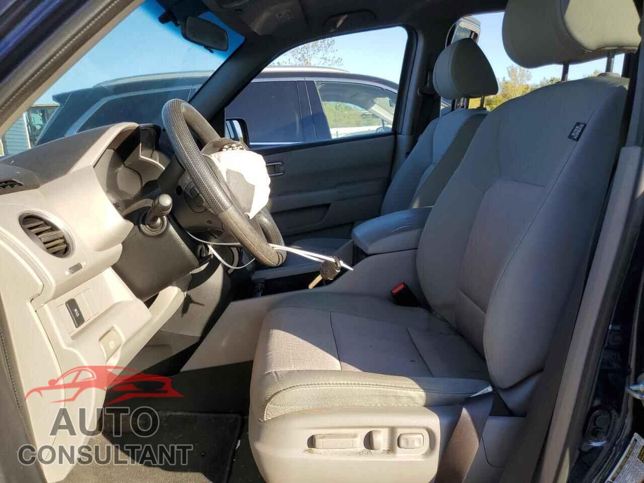 HONDA PILOT 2015 - 5FNYF4H4XFB008228