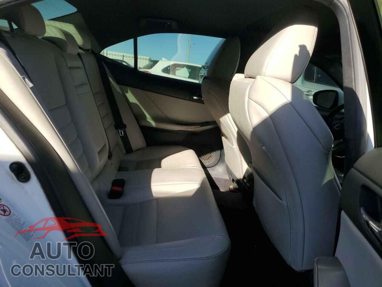 LEXUS IS 2014 - JTHCE1D23E5000227