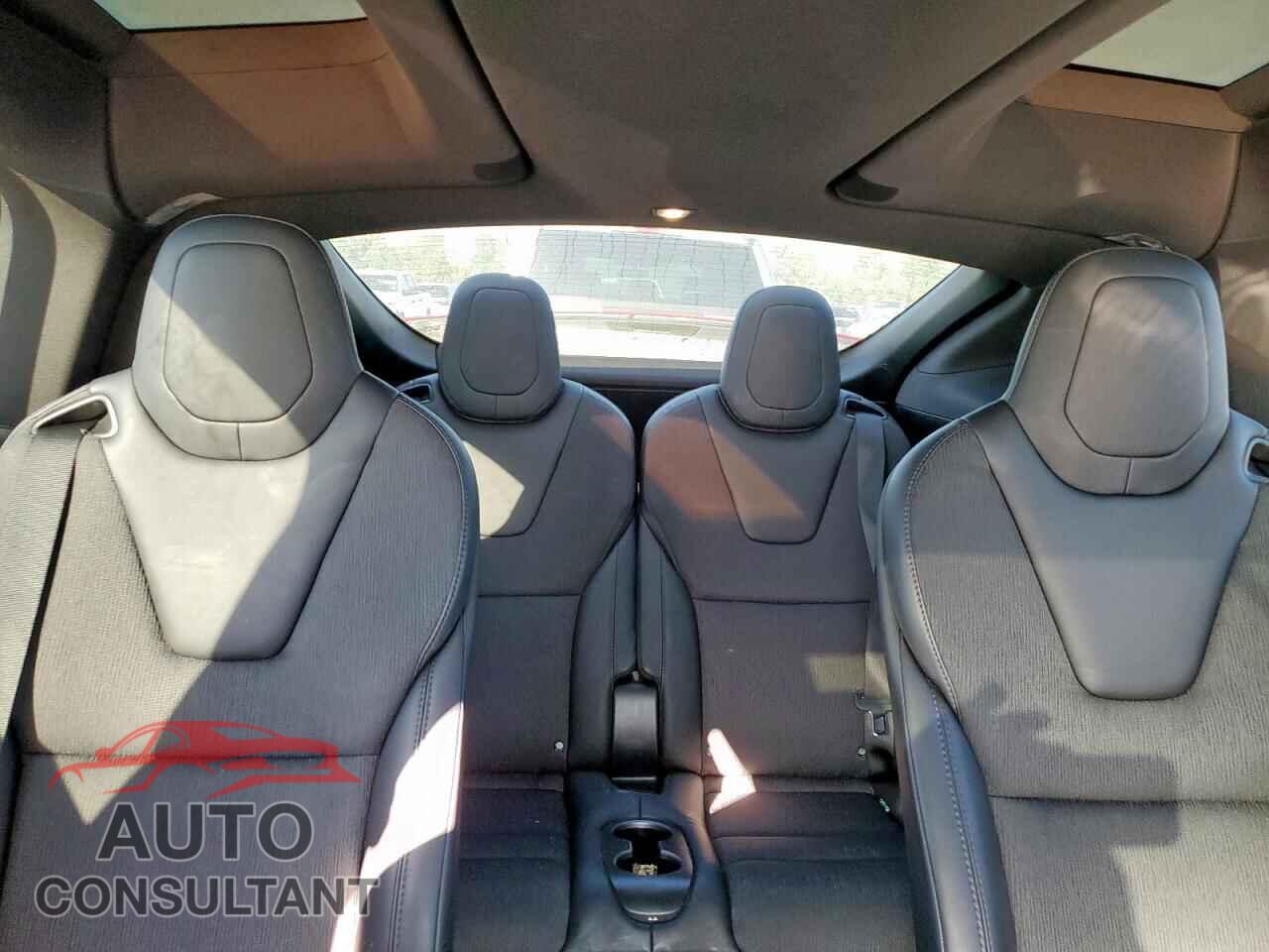TESLA MODEL X 2018 - 5YJXCBE21JF114779