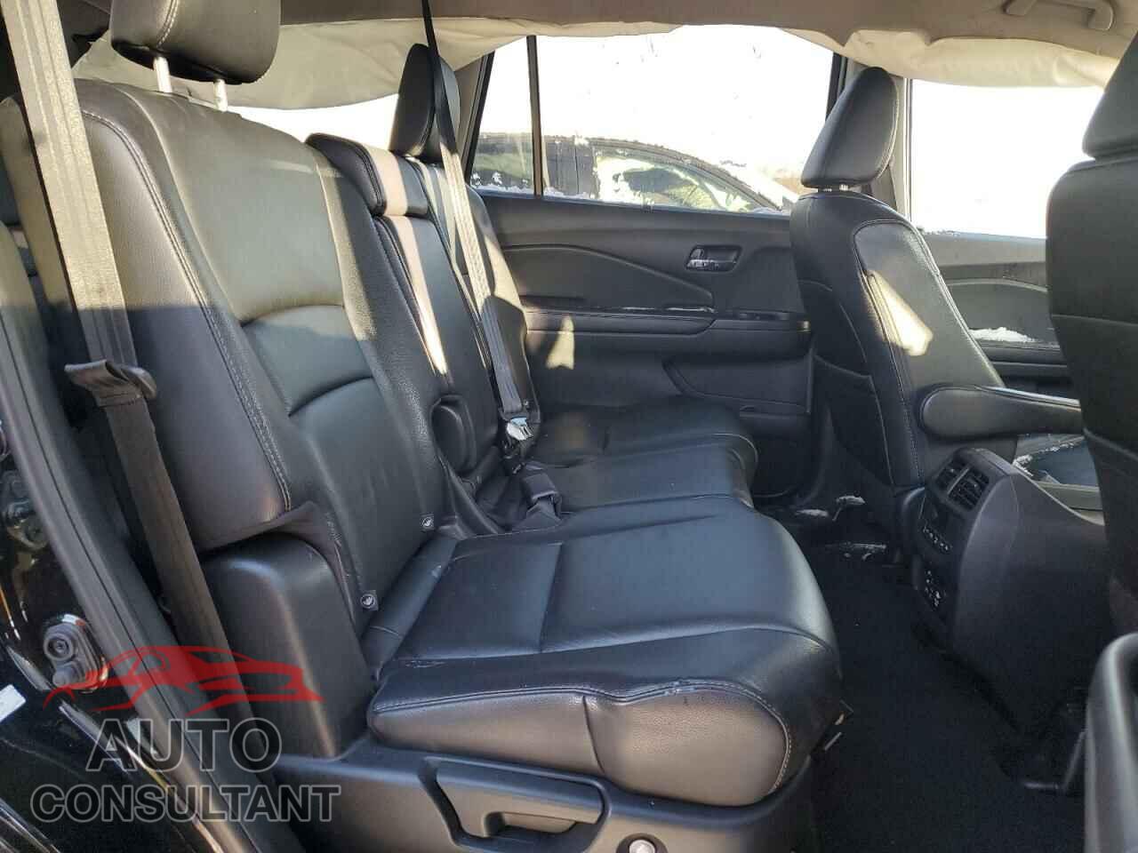 HONDA PILOT 2016 - 5FNYF6H92GB011018