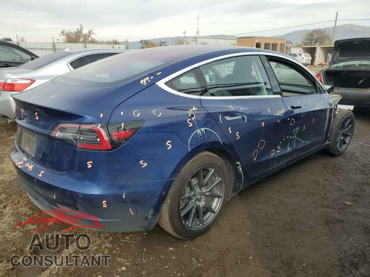 TESLA MODEL 3 2018 - 5YJ3E1EA5JF011813